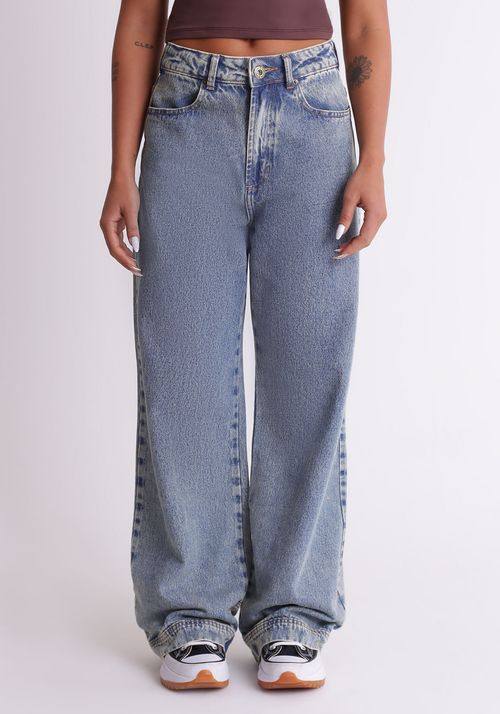 Calça reta cintura alta bolso invertido