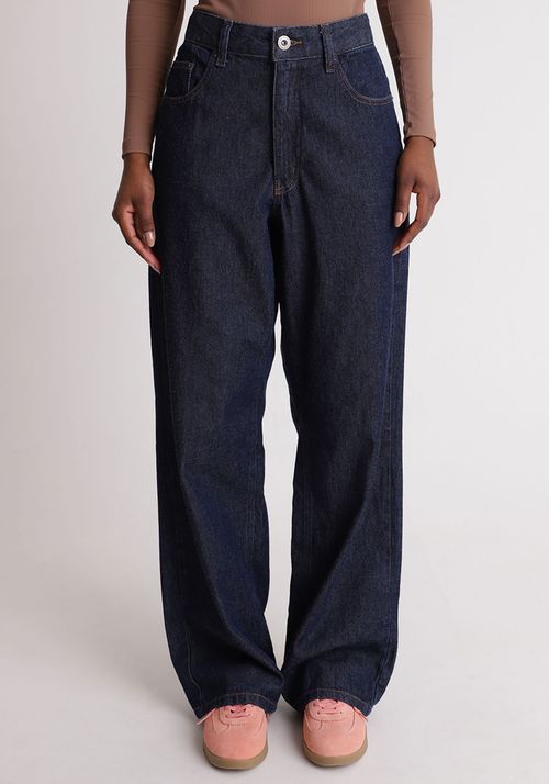 Calça jeans wide leg cintura alta amaciada