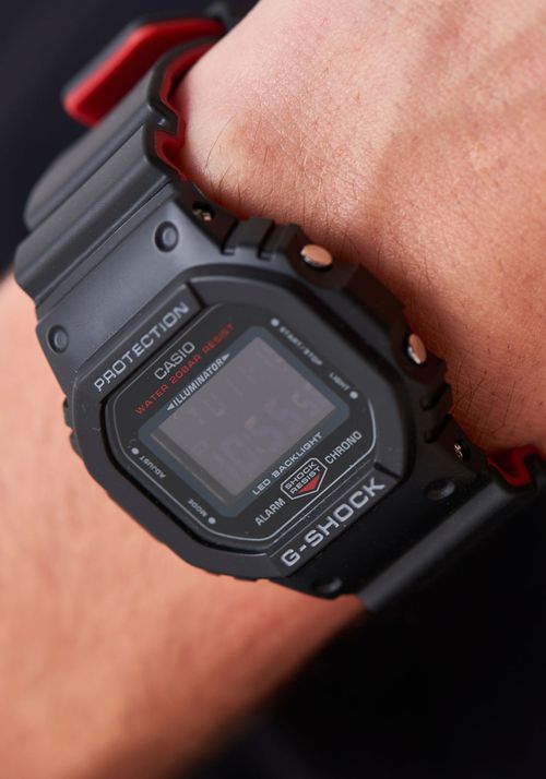Relógio Casio G-shock digital dw-5600UHR-1DR