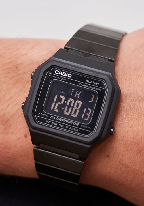 Relógio Casio vintage B650WB-1BDF-SC