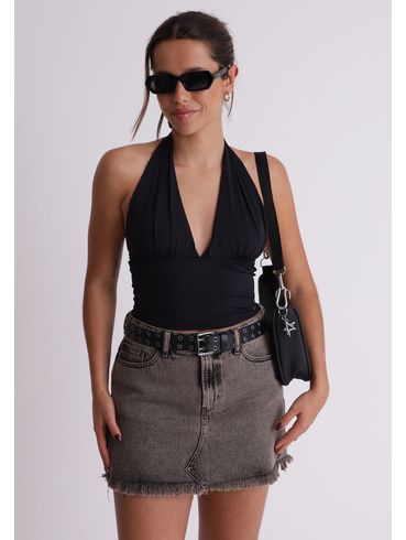 Saia jeans curta com lavanderia marrom