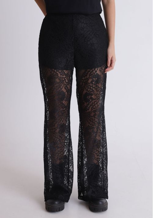 Calça flare em renda