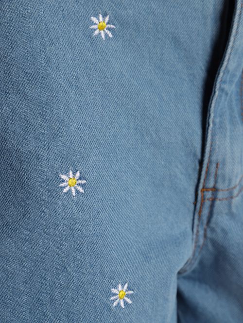 Short Jeans Bordado Margaridas Feminino AZUL