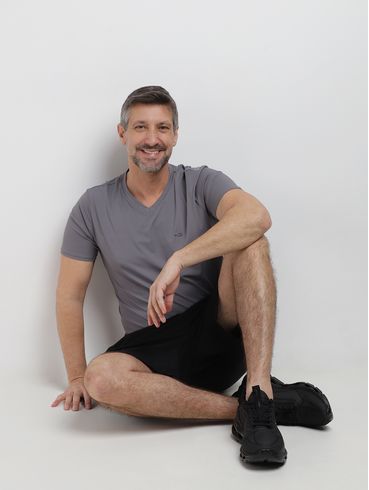 Camiseta Básica Poliamida Masculina GRAFITE