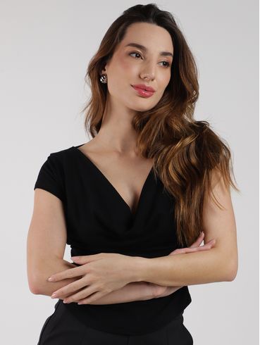 Blusa Gola Babado Eagle Rock Feminina PRETO