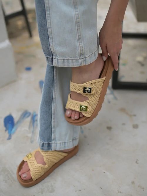 Chinelo Tramado Com Fivelas Vizzano Feminino NATURAL