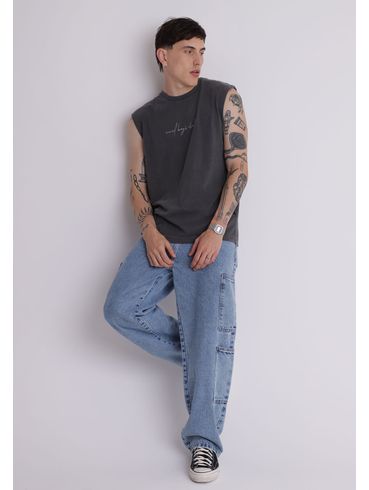Calça jeans com bolsos multi cargos