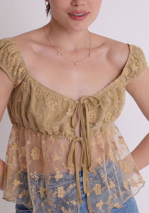 Blusa de tule bordado com amarração