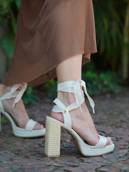 Sandália Amarração Vizzano Feminina CREME