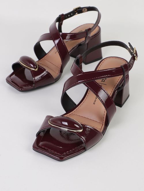 Sandália Pedraria Dakota Feminina VERMELHO