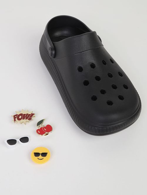 Babuche Com Pingente Moleca Feminina PRETO