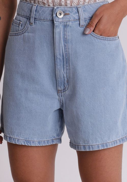 Short jeans cintura alta barra feita