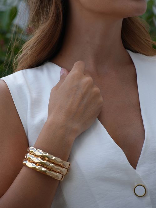 Bracelete Rigído Oval Martelado DOURADO