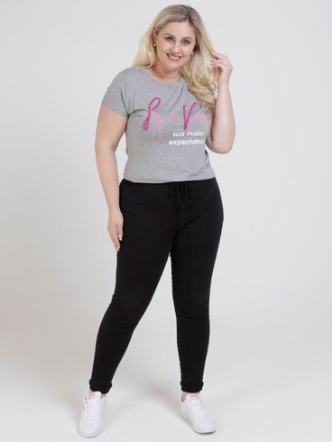 Blusa Manga Curta com Escritas Plus Size Feminina Cinza