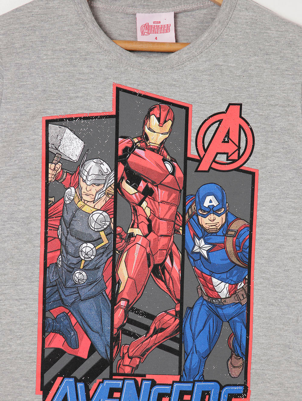 Camiseta Infantil Manga Curta Os Vingadores + Brinde Pião Cinza