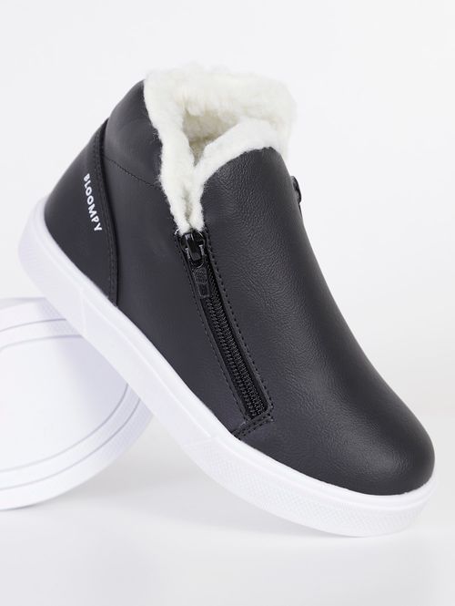 Tênis Casual com Pelinhos Juvenil Para Menina - Preto/Branco