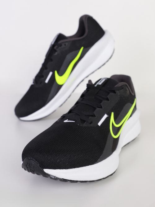 Tênis Esportivo Downshifter 13 Nike Masculino PRETO/BRANCO/VERDE