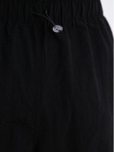 Calça Parachute com Bolso Cargo Feminina PRETO