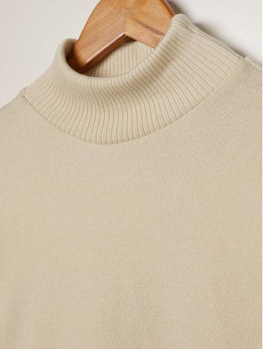 Blusa de Tricot Gola Alta Plus Size Feminina AREIA