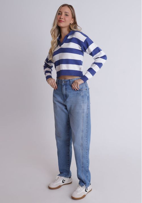 Calça jeans mom com recortes