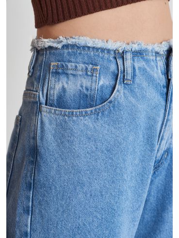 Calça jeans cos desfiado