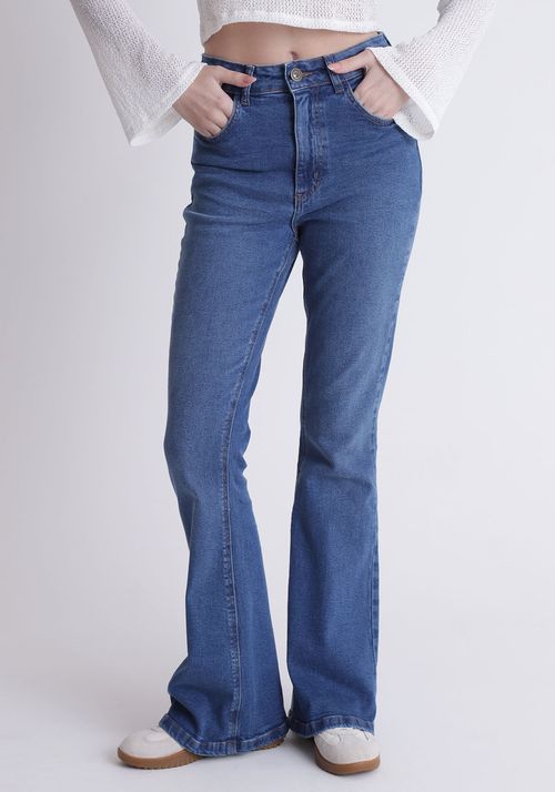 Calça jeans flare lavanderia escura