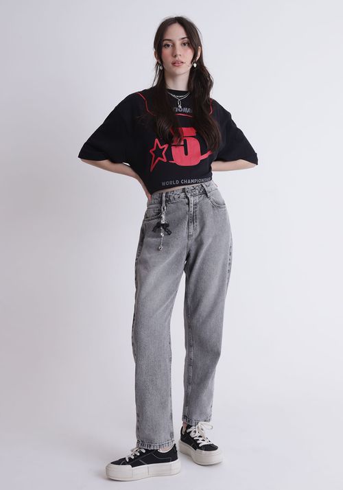 Calça jeans mom cintura média