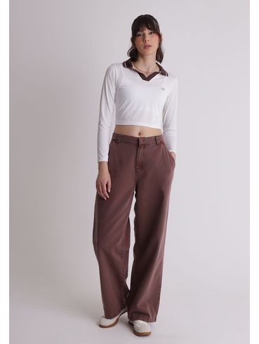 Calça de sarja com recorte