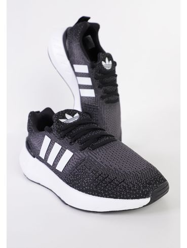 Tênis Adidas Swift Run 22