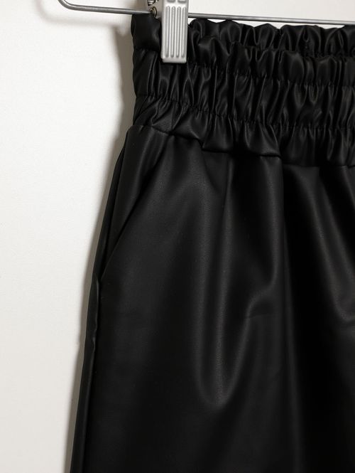 Short Clochard Juvenil Para Menina - PRETO