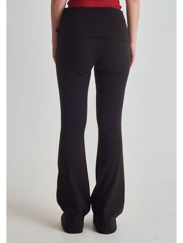 Calça flare