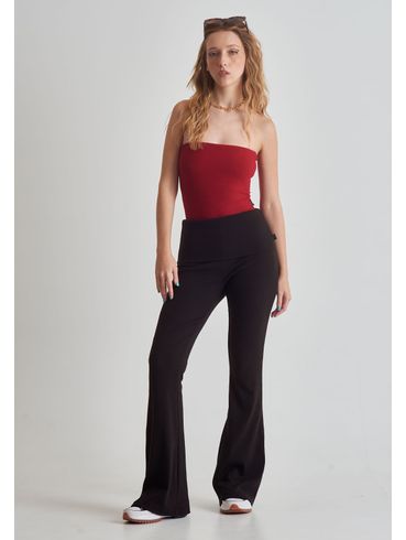 Calça flare