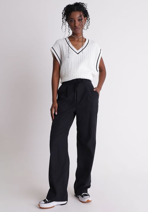 Calça reta alfaiataria com cinto