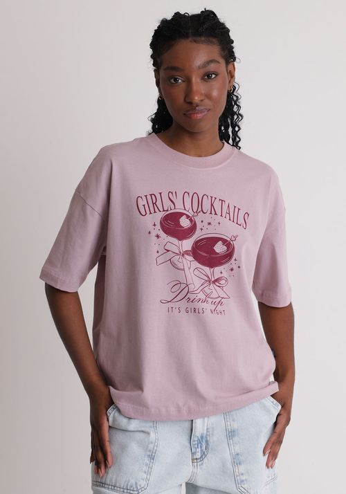 Camiseta oversized estampada girl's cocktails