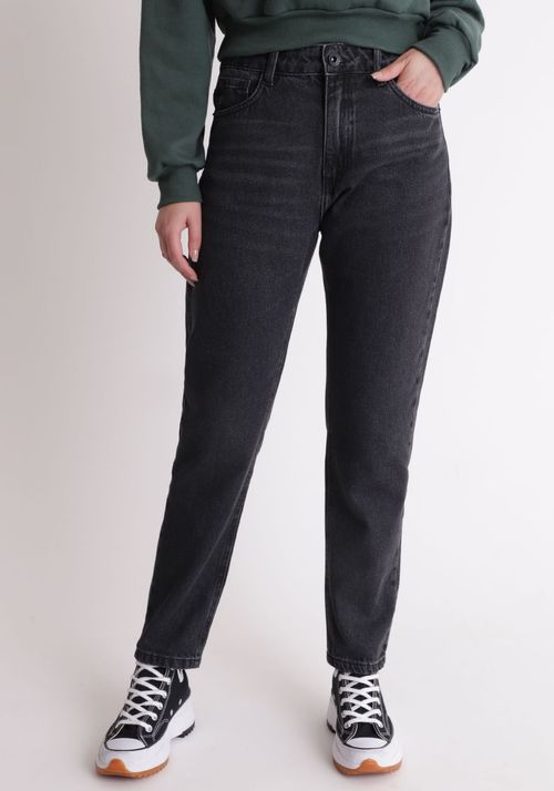 Calça jeans mom cintura média